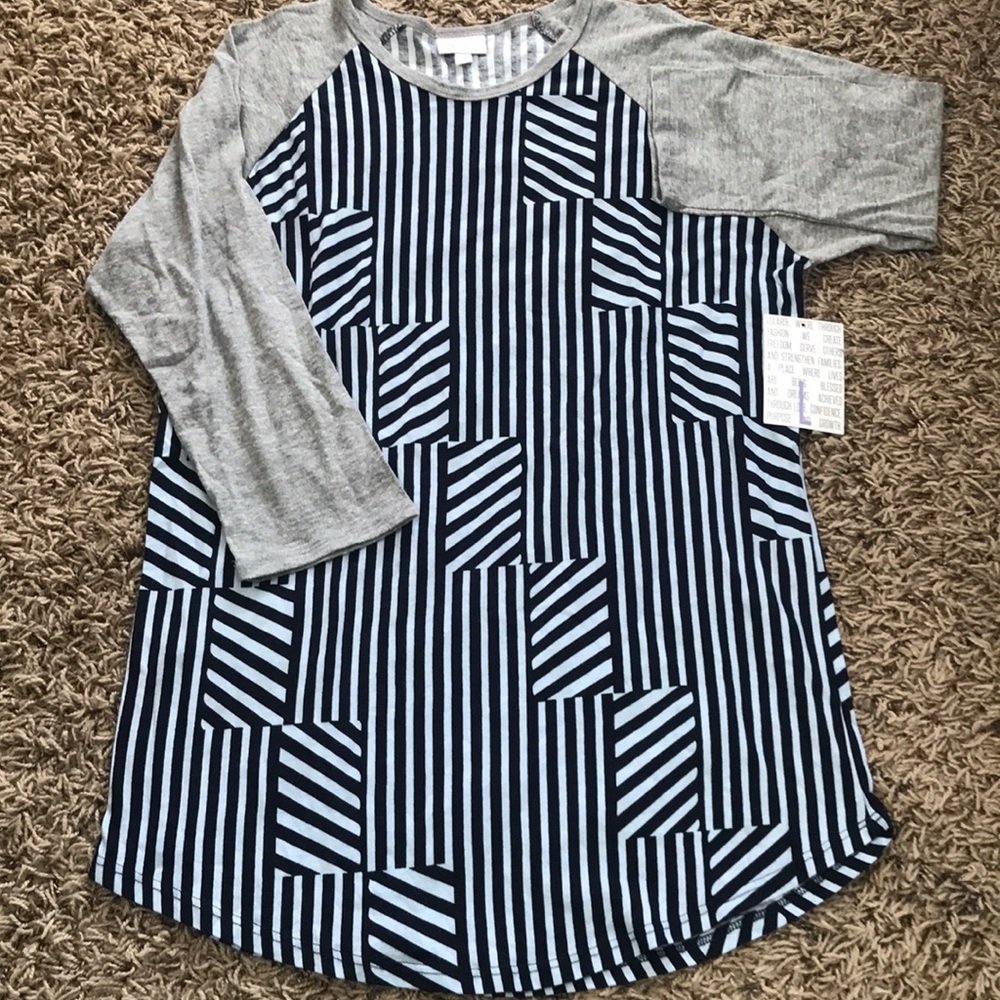 NWT LuLaRoe Large Randy 3/4 Sleeve Shirt